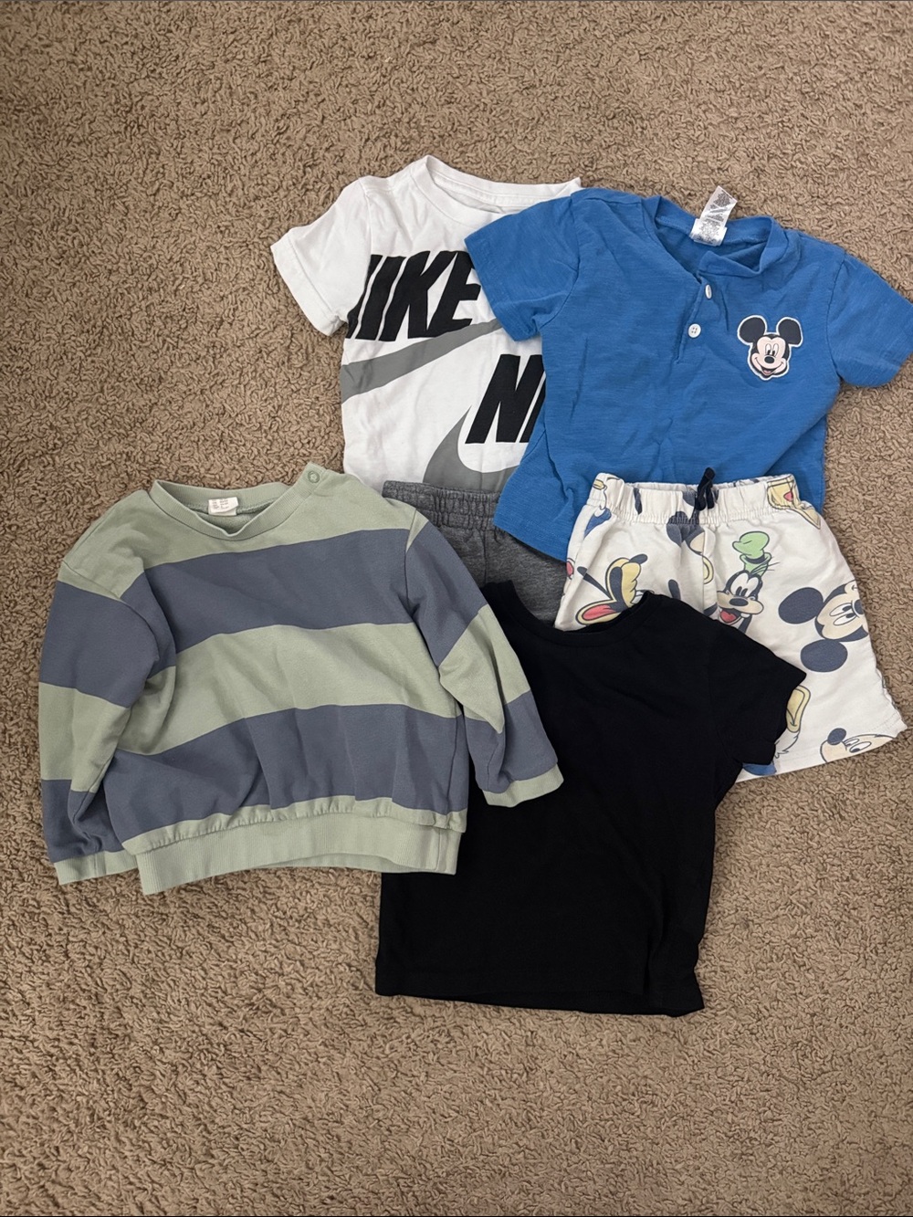 Nike Disney Toddler Boy Bundle 2T 6 Pc Shirts Shorts Sweatshirt